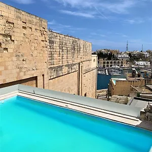 6-apartment-birgu.hotelssaintjulians.com/